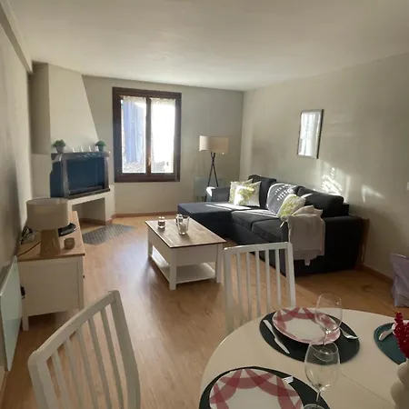 Coqueto En El Pueyo, Centrico Con Wifi إل بويو دي جاكا