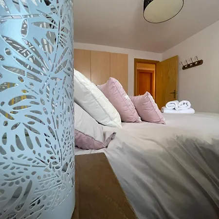 Coqueto En El Pueyo, Céntrico Con Wifi