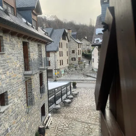 Coqueto En El Pueyo, Centrico Con Wifi *