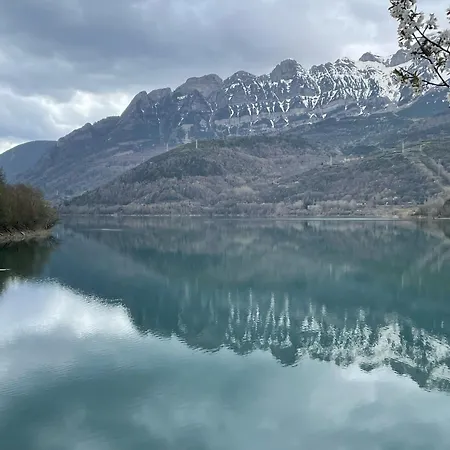 Coqueto En El Pueyo, Centrico Con Wifi * إل بويو دي جاكا