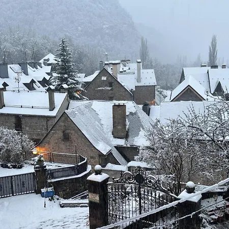 Coqueto En El Pueyo, Centrico Con Wifi شقة إل بويو دي جاكا